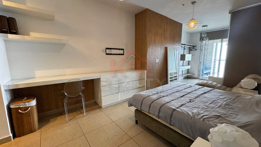 ALQUILER DE APARTAMENTO AMOBLADO EN AVENIDA BALBOA, P.H. RIVAGE, PISO ALTO