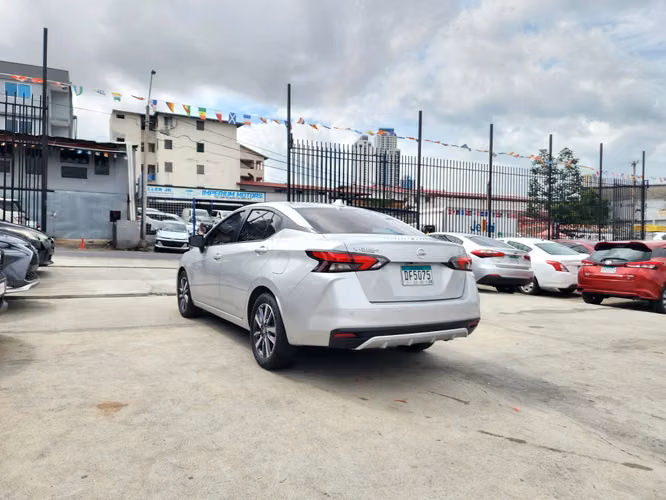 Nissan Versa 2023