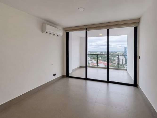 Apartamento en Coco del Mar I  con balcón y vista a la ciudad