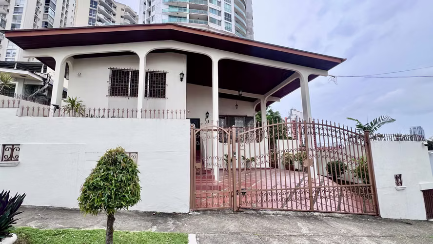 Vendo Casa Unifamiliar Hato Pintado Pueblo Nuevo