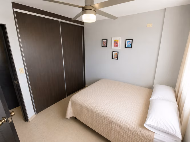 Apartamento Amueblado en Venta | Playa Corona | Terraza con Vista al Mar - Imagen 7
