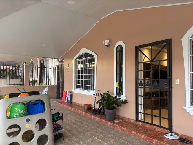 VENTA DE CASA EN VILLA LUCRE