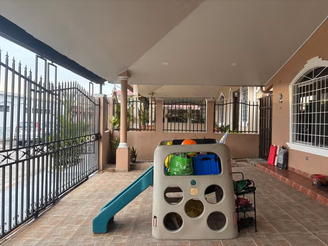 VENTA DE CASA EN VILLA LUCRE