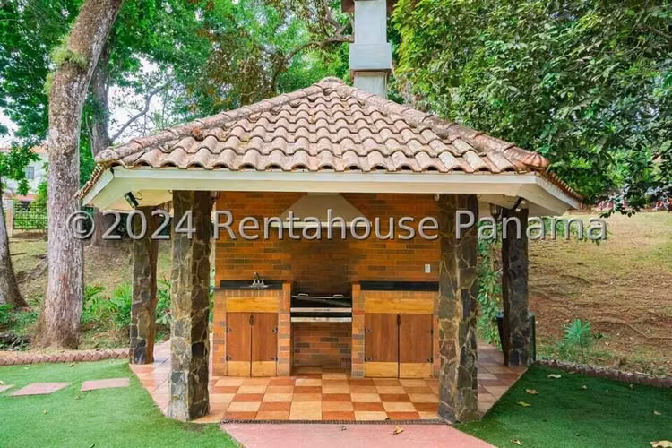 Vendo Casa de 501 m² en PH Camino de Cruces, Ancón 26-342GG