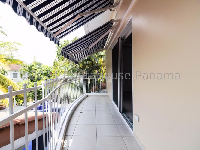 Vendo Casa de 501 m² en PH Camino de Cruces, Ancón 26-342GG