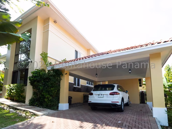 Vendo Casa de 501 m² en PH Camino de Cruces, Ancón 26-342GG