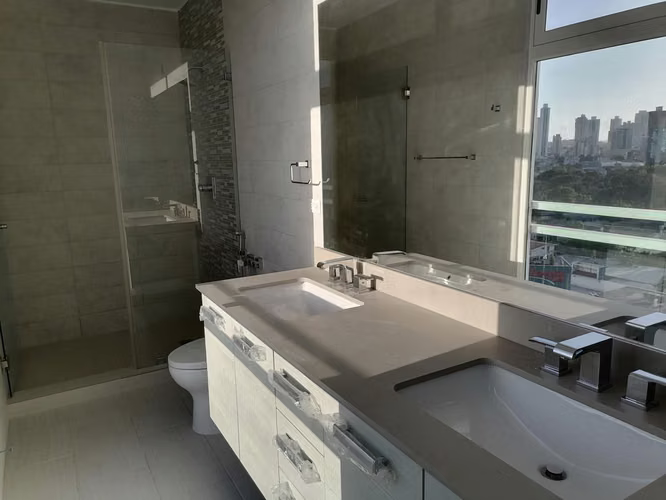Vendo Apartamento de 189 m² en PH The Towers, San Francisco 24-5890GG