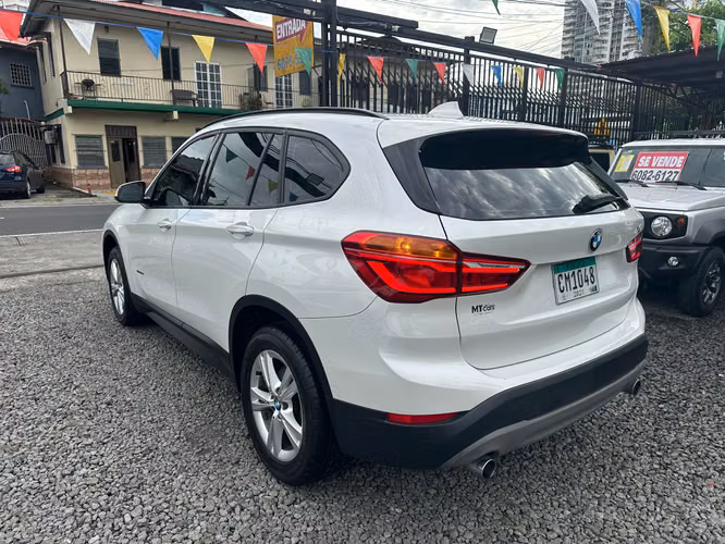 BMW X1 2018 TECHO PANORAMICO