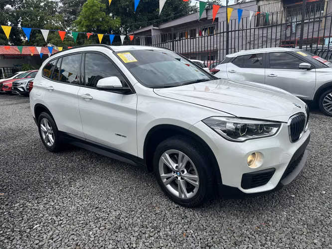 BMW X1 2018 TECHO PANORAMICO