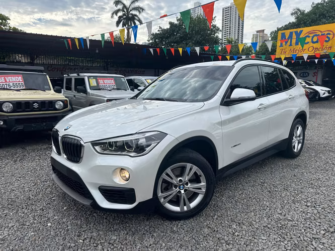 BMW X1 2018 TECHO PANORAMICO