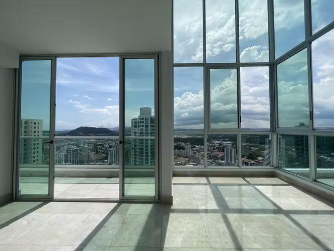Apartamento en Avenida Balboa · 3 Habitaciones · Costanera Mare