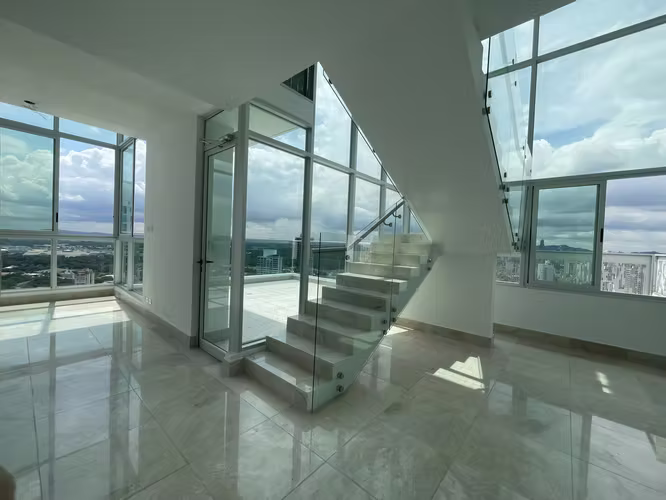 Apartamento en Avenida Balboa · 3 Habitaciones · Costanera Mare