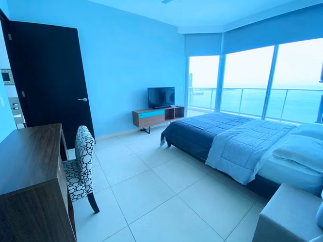 Alquiler en PH Destiny: Amoblado, con Piscina Rooftop y Gym – $1,400/mes