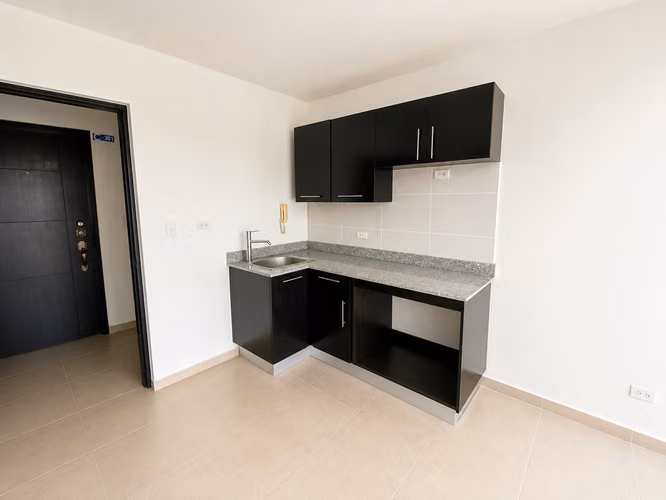 Gran oportunidad de inversión - Playa Corona-  amplia terraza privada - Imagen 2