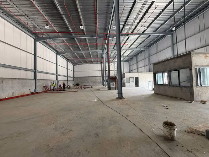 COMMERCIAL WAREHOUSES FOR RENT SOLOWIN-JUAN DÍAZ.