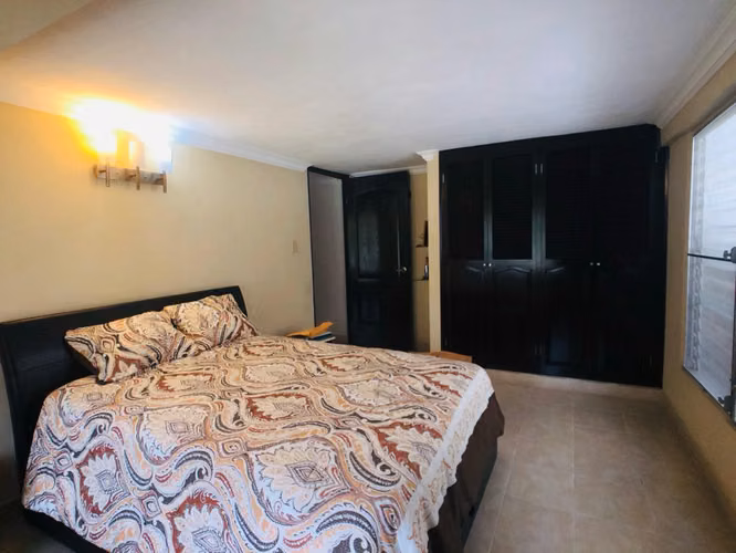 SE VENDE CASA 1,100M2