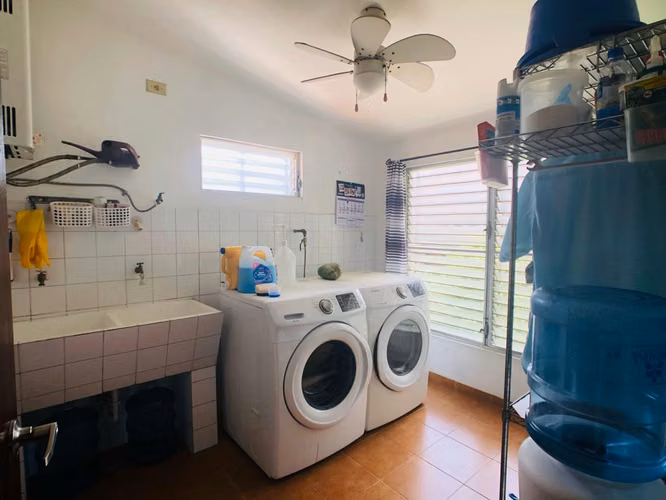 SE VENDE CASA 1,100M2
