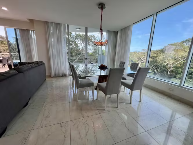 Exclusivo apartamento en Playa Bonita a solo 15 minutos de la ciudad.