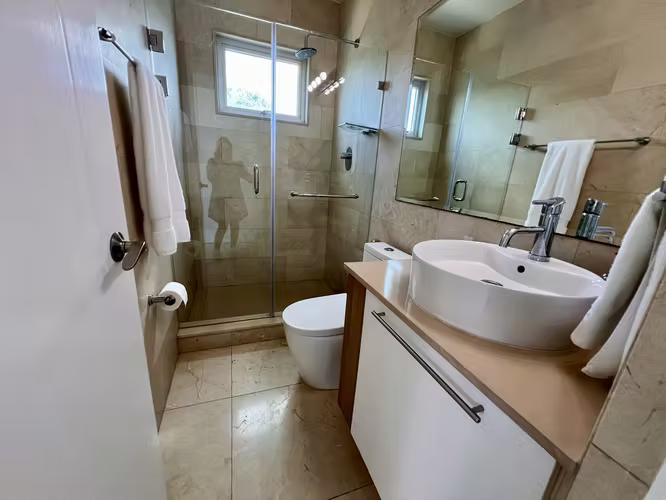Exclusivo apartamento en Playa Bonita a solo 15 minutos de la ciudad.