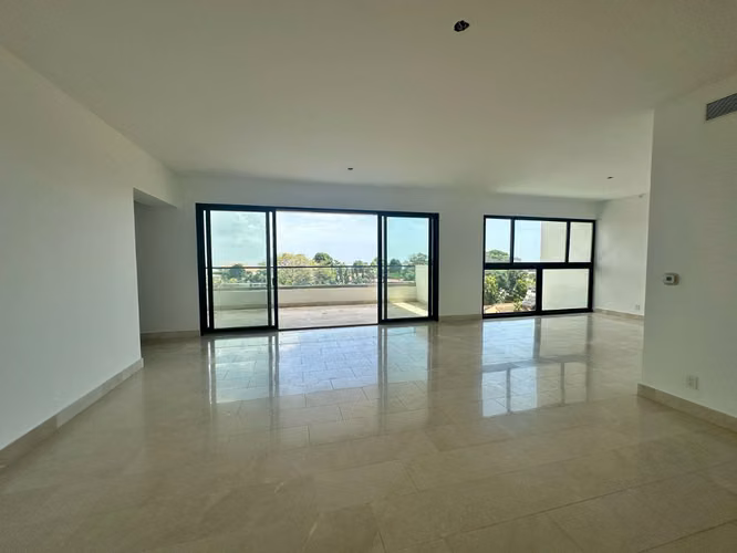 The Caleta. 275mts 3r 3.5b den $745,000.00