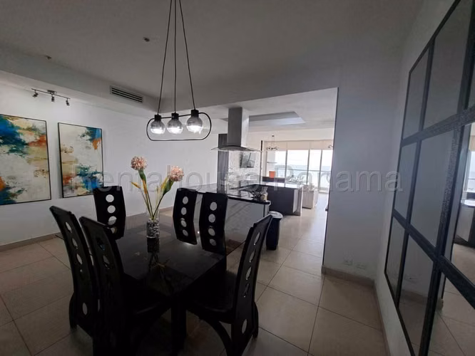 ¡Vive el lujo frente al mar en Rivage, Avenida Balboa!  GC