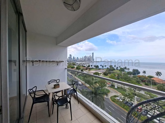 ¡Vive el lujo frente al mar en Rivage, Avenida Balboa!  GC