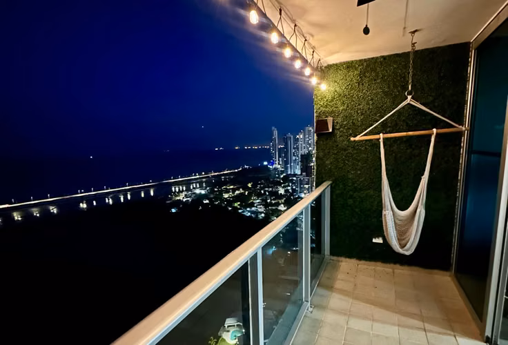 Apartamento en Coco del Mar I con balcón y vista al mar