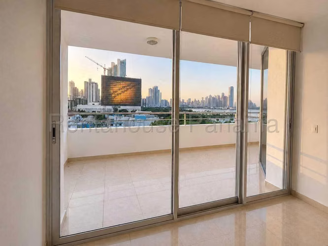 Vendo Apartamento de 107 m² en PH Destiny, Avenida Balboa 27-305GG