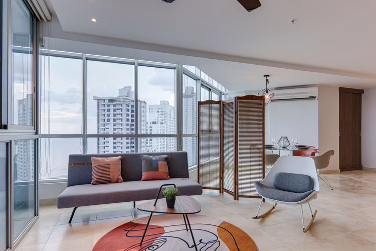 PH Riverside, Costa del Este - Se vende apartamento en piso alto con vista al mar