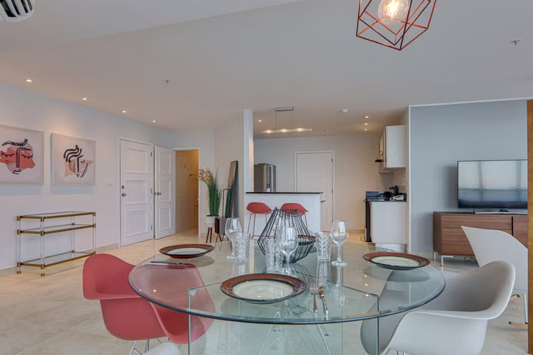 PH Riverside, Costa del Este - Se vende apartamento en piso alto con vista al mar