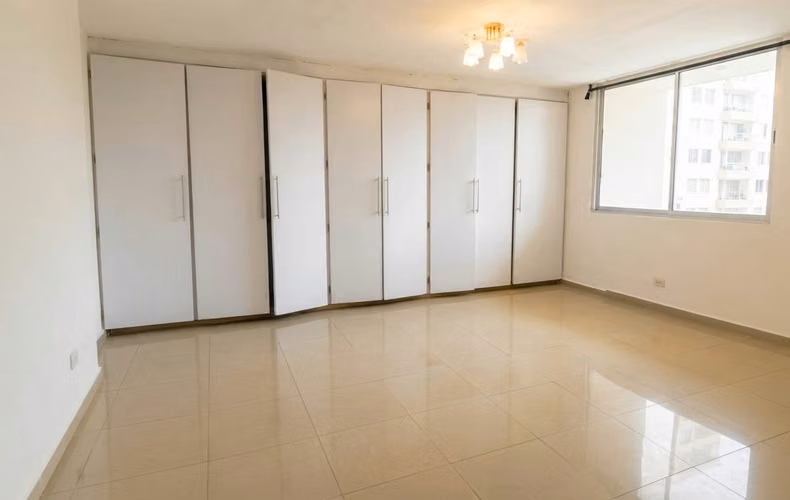 Apartamento en Punta Paitilla I con balcón y excelentes espacios - Imagen 8