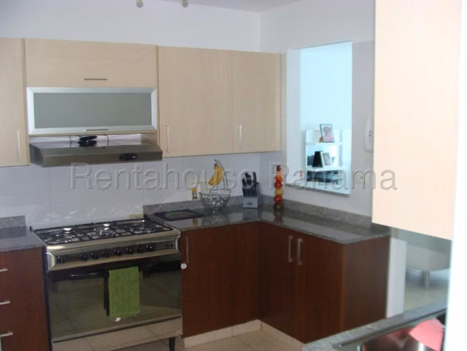 Vendo Apartamento de 136 m² en PH Costa View, Costa del Este 27-284GG