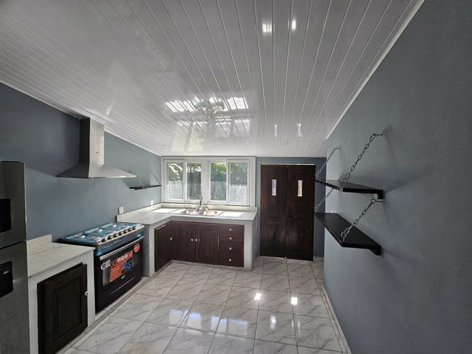 Casa Renovada de 2 Recámaras en el Centro de Pedasí