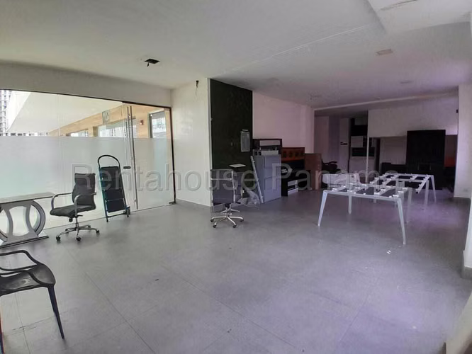 Local en alquiler a pasos de Av Balboa DPA26-6102