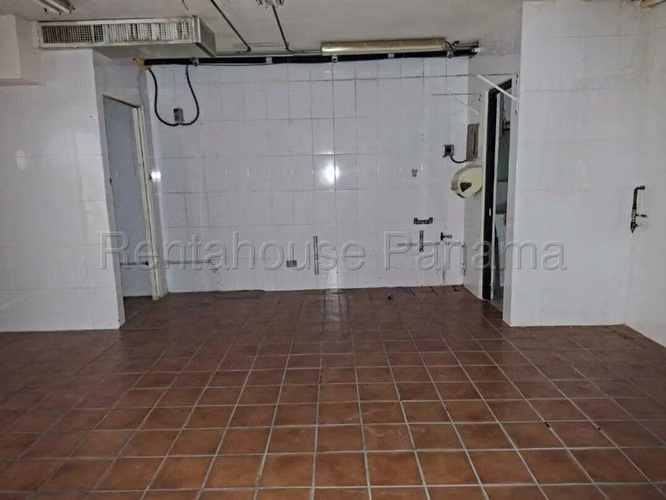 Local comercial en alquiler en Marbella DPA26-7030