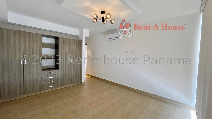Vendo Apartamento de 113 m² en PH The One Tower, San Francisco 27-317GG