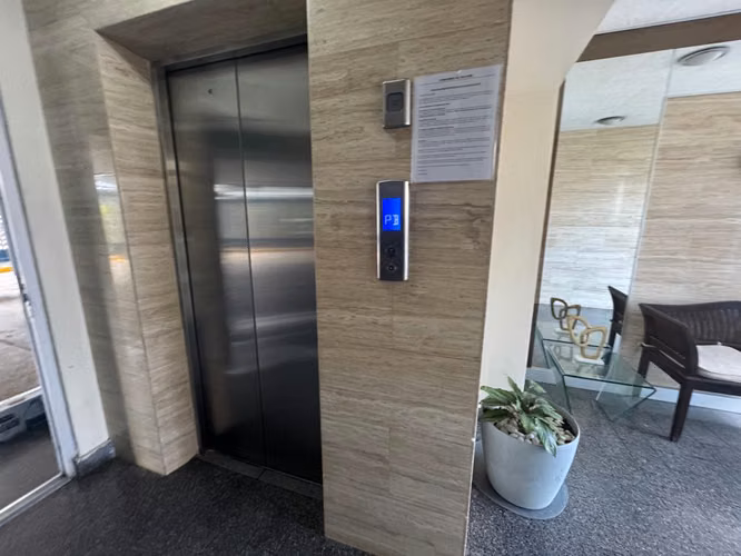 ALQUILER APARTAMENTO EL CANGREJO SEMI AMOBLADO PH HILTON PARK MLD