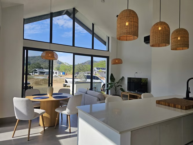 Casa Nueva con Energía Solar en Comunidad Cerrada – Cañas