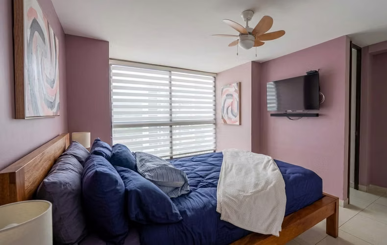 Apartamento en Condado del Rey I con balcon y ubicación privilegiada