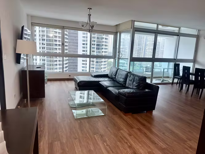 Una recámara, avenida Balboa, edificio, Bay Front Tower, balcón, Vista, de medio lado al mar