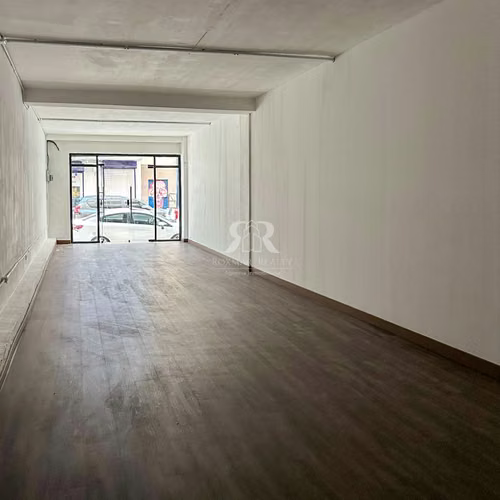 Local comercial en planta baja Avenida B