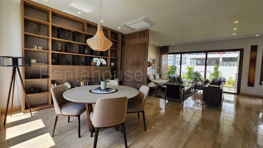 Casa en Venta en Santa María 25EPP7258