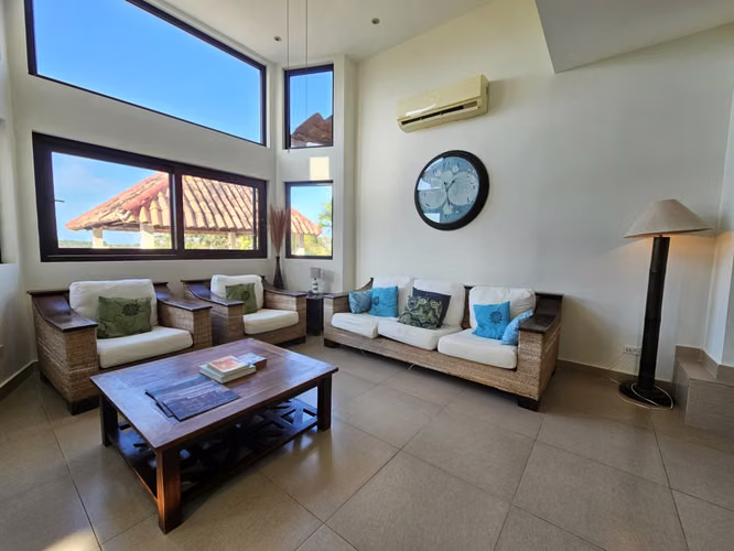 Casa con Vista al Mar en Comunidad Privada – Pedasí