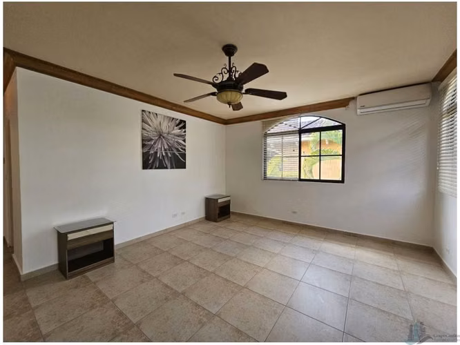VENTA CASA EN CLAYTON 450 M2 CON PISCINA CLAYTON VILLAGE