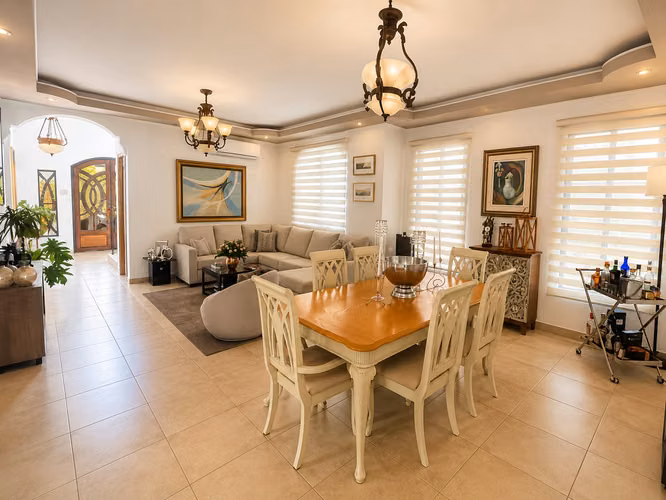 VENTA CASA EN CLAYTON 450 M2 CON PISCINA CLAYTON VILLAGE