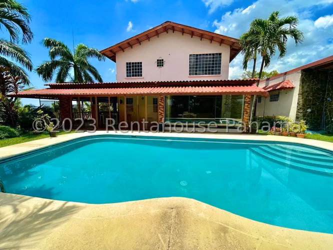 VENTA DE CASA EN VILLA LUCRE  - VILLA LUCRE