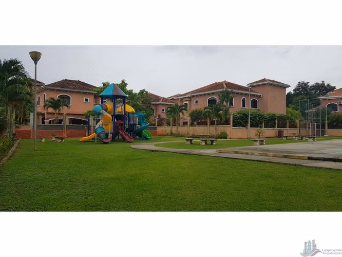 VENTA CASA EN CLAYTON 4 RECAMARAS CON PISCINA CLAYTON VILLAGE MLD