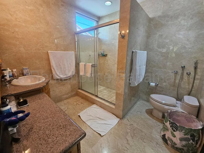 Casa en venta en Altos de Golf, Panama  27EPP436
