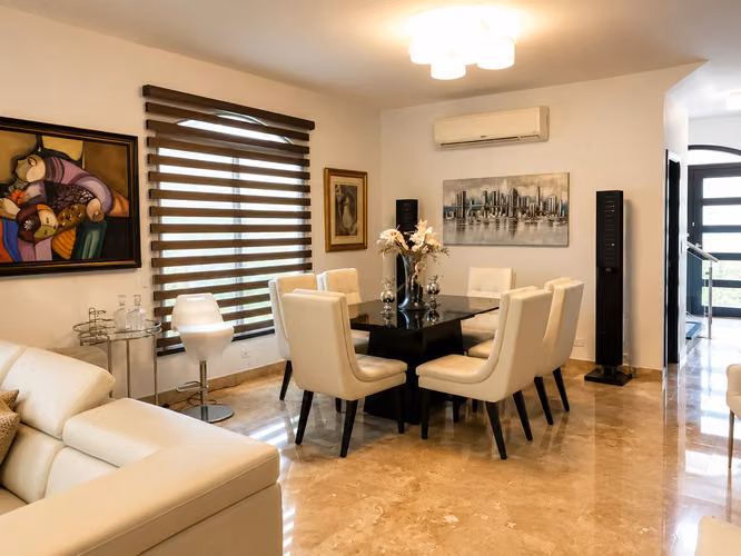 ALQUILER CASA EN CLAYTON 4 RECAMARAS CON PISCINA CLAYTON VILLAGE MLD