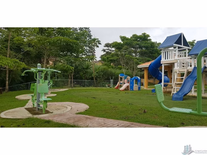 ALQUILER CASA EN CLAYTON 4 RECAMARAS CON PISCINA CLAYTON VILLAGE MLD